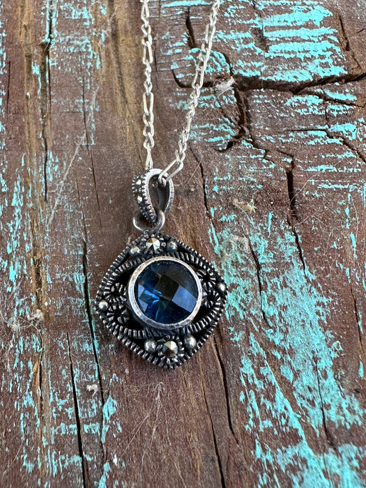 Blue Topaz pendant necklace 20” ￼