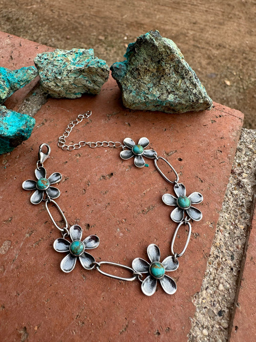 Nizhoni Handmade Sterling Silver & Turquoise Daisy Link Bracelet