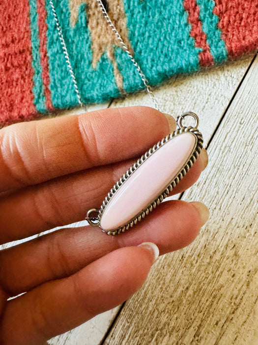 Navajo Sterling Silver & Queen Pink Conch Necklace