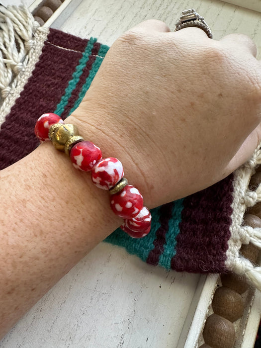 Handmade Recycled Glass Beaded Stretch Bracelet RED & WHITE