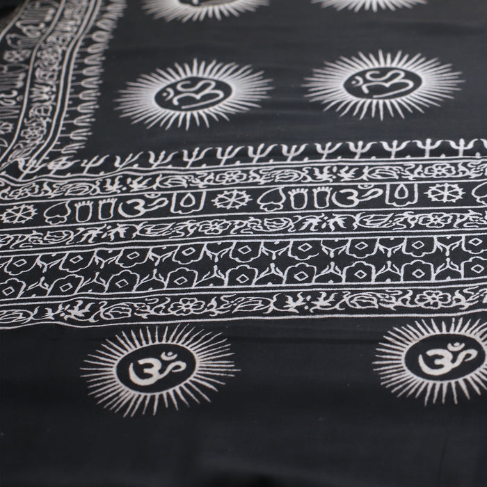 Meditation Yoga Prayer Shawl - Mantra Om - Black Large