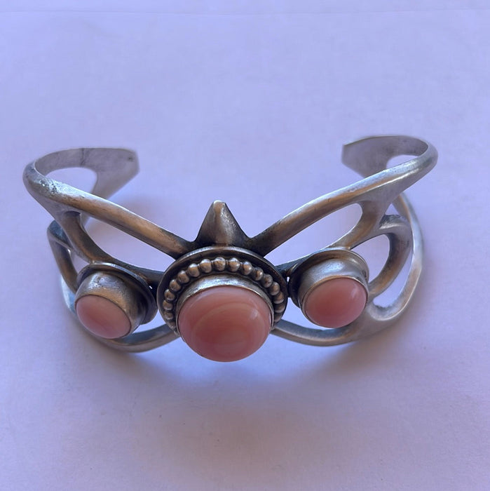 Navajo 3 Stone Queen Pink Conch Shell & Sterling Silver Cuff Bracelet Signed F.L Begay