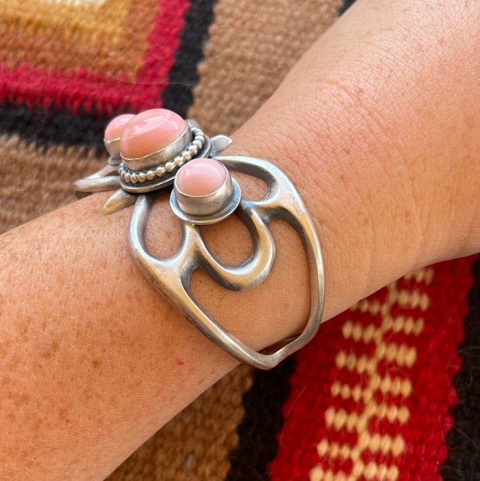 Navajo 3 Stone Queen Pink Conch Shell & Sterling Silver Cuff Bracelet Signed F.L Begay