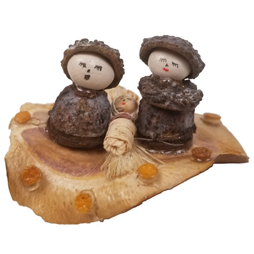 <center>This Nativity is made from Eucalyptus pods<br>standing on a base made from an Acacai Leaf.<br>The Heads are made from white beans.<br>Handmade by Artisans in Ecuador </center>