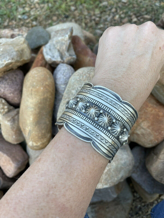 Incredibile Navajo Tribal Power Sterling Silver Cuff Bracelet