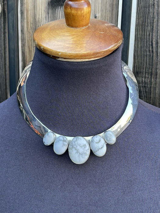 Navajo Sterling Silver  White Buffalo 5 Stone Choker Necklace Signed