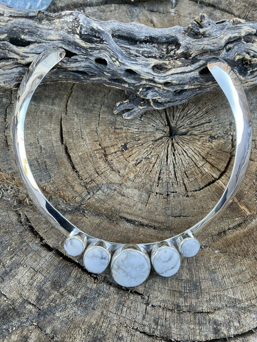 Navajo Sterling Silver  White Buffalo 5 Stone Choker Necklace Signed