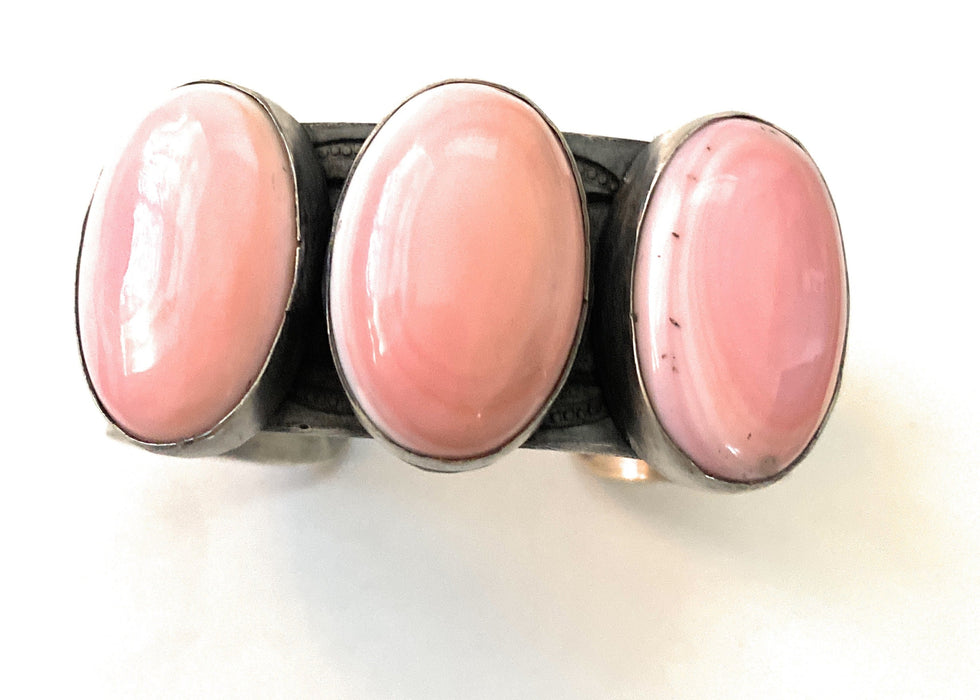 Navajo Queen Pink Conch Shell & Sterling Silver Cuff Bracelet By Chimney Butte