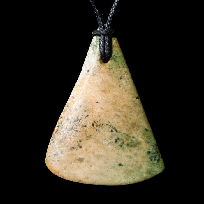 Pounamu Rei-Niho form by Nick Balme - Culture Kraze Marketplace.com