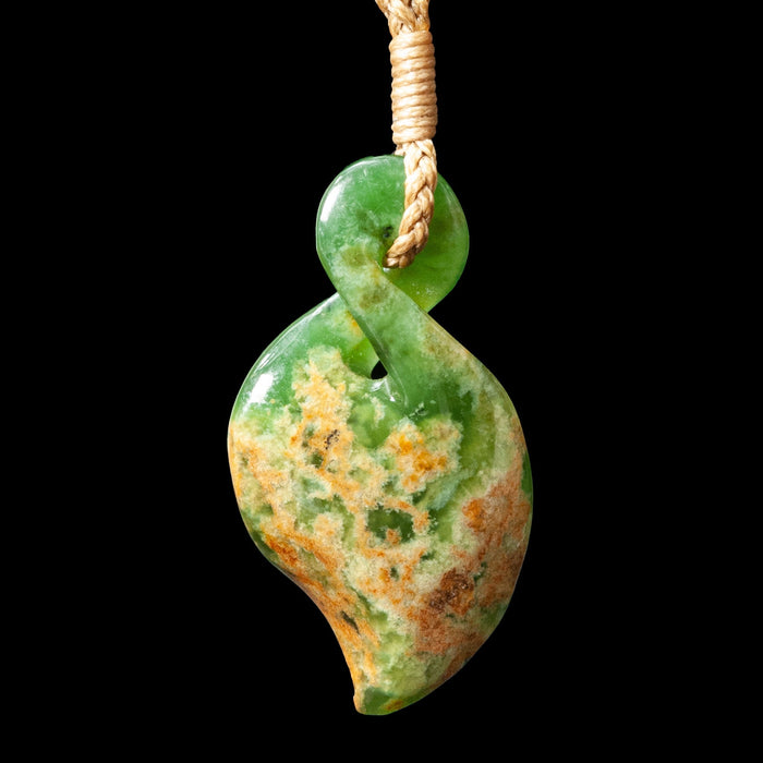 Pikorua (twist) Pounamu pendant - Culture Kraze Marketplace.com