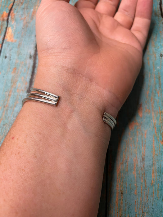 Navajo Beautiful Floating Stone Spiny Sterling Silver Cuff Bracelet By Kee-J