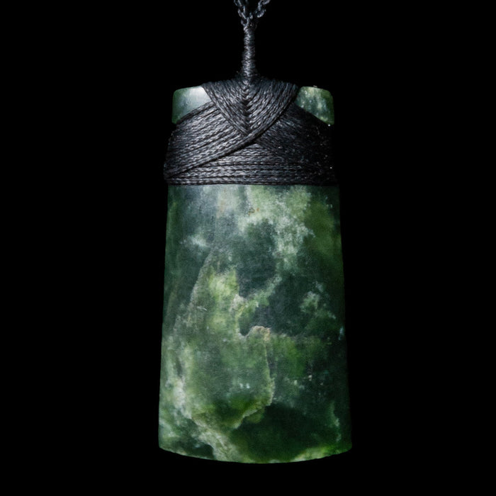 Pounamu Hei Toki Pendant - Culture Kraze Marketplace.com